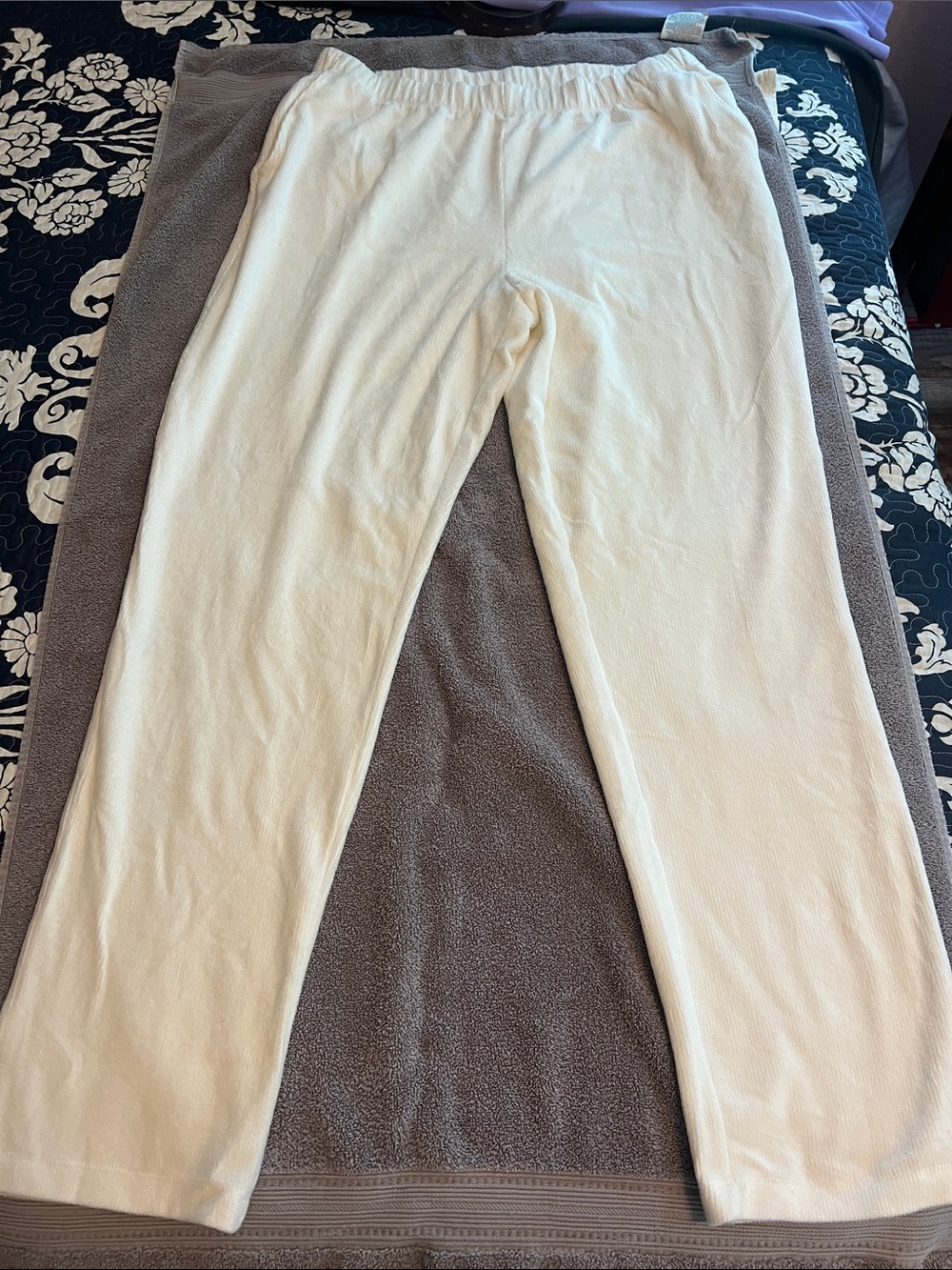 Lands' End Cream Pull-On Straight Leg Pants